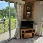 Апартаменты Farm Caravan On Working Farm Dacre (Cumbria)